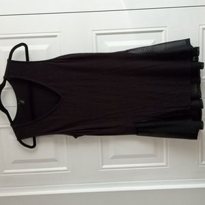 Karen Kane women's black sleeveless top